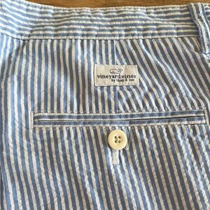 Vineyard Vines Men’s seersucker shorts. Size 34